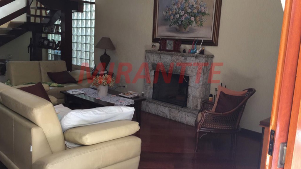 Sobrado de 450m² com 4 quartos em Serra Da Cantareira