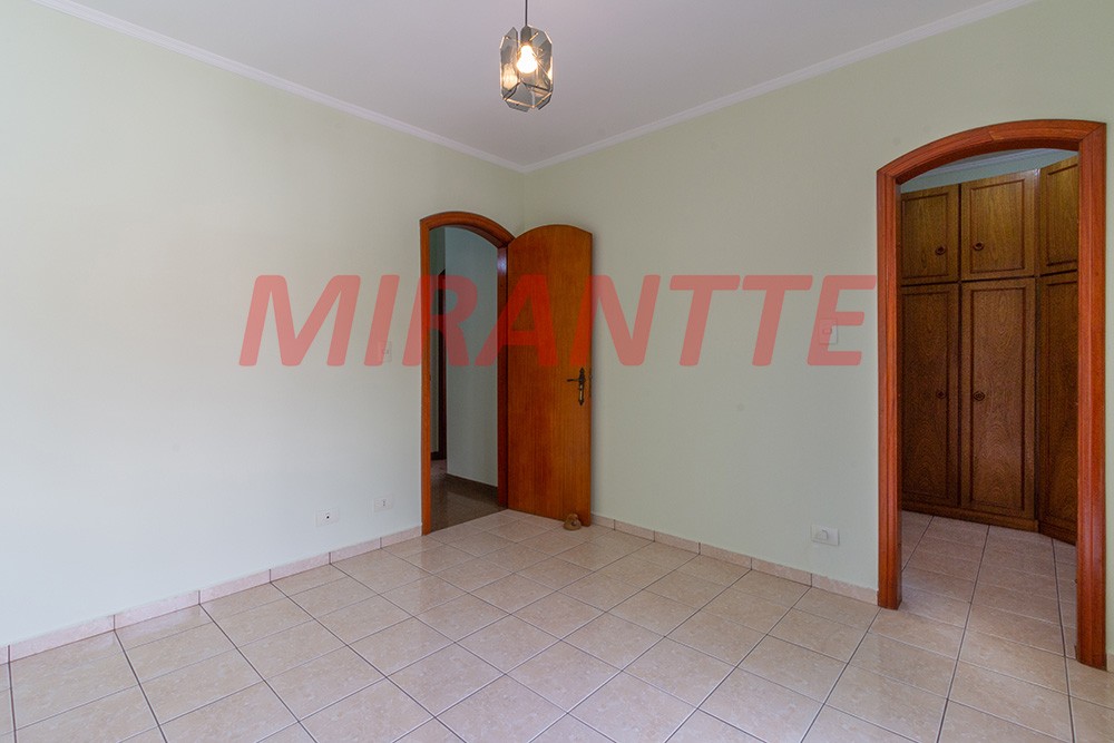 Sobrado de 210m² com 3 quartos em Parada Inglesa