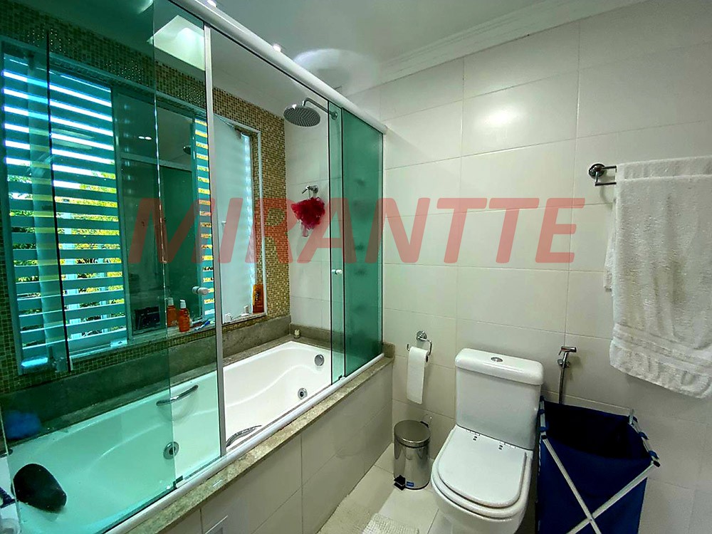 Sobrado de 197m² com 3 quartos em Santa Terezinha
