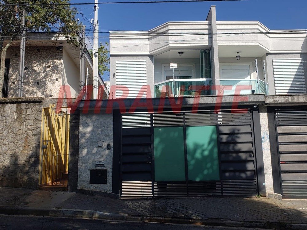 Sobrado de 197m² com 3 quartos em Santa Terezinha