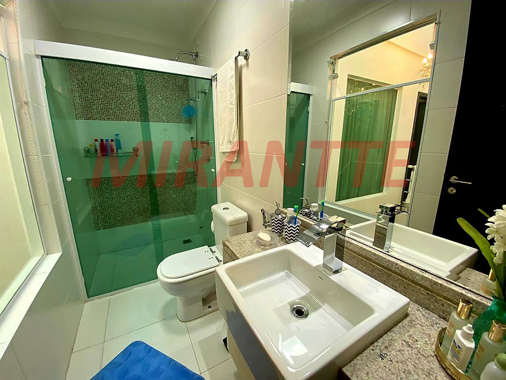 Sobrado de 197m² com 3 quartos em Santa Terezinha