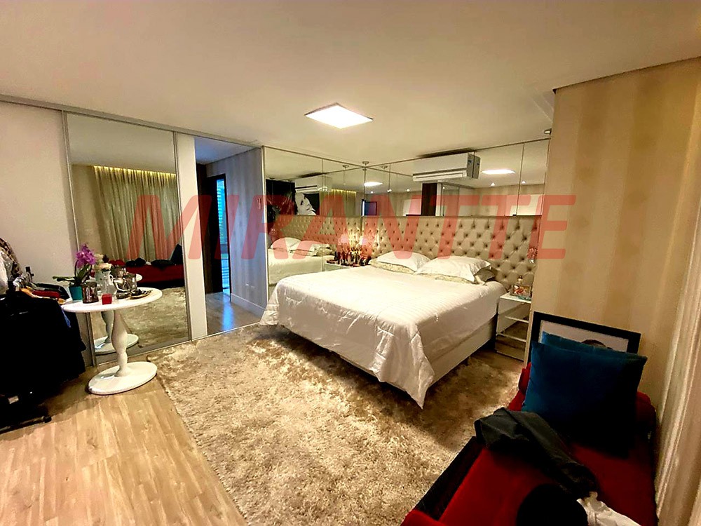 Sobrado de 197m² com 3 quartos em Santa Terezinha