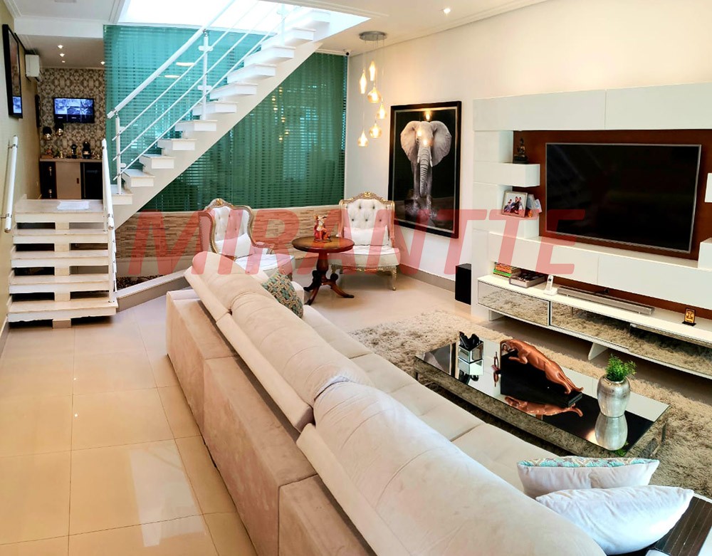 Sobrado de 197m² com 3 quartos em Santa Terezinha