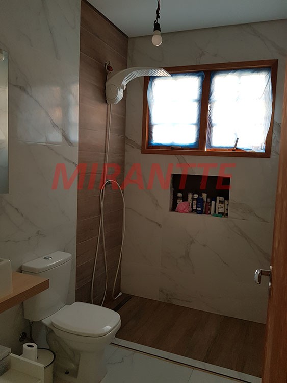 Sobrado de 168m² com 3 quartos em Água Fria
