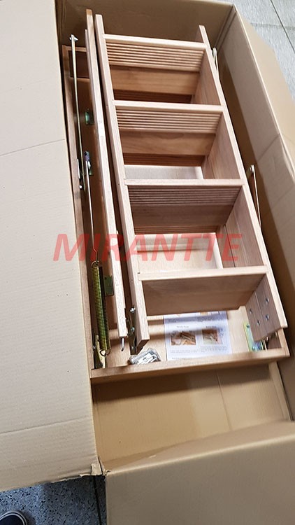 Sobrado de 168m² com 3 quartos em Água Fria