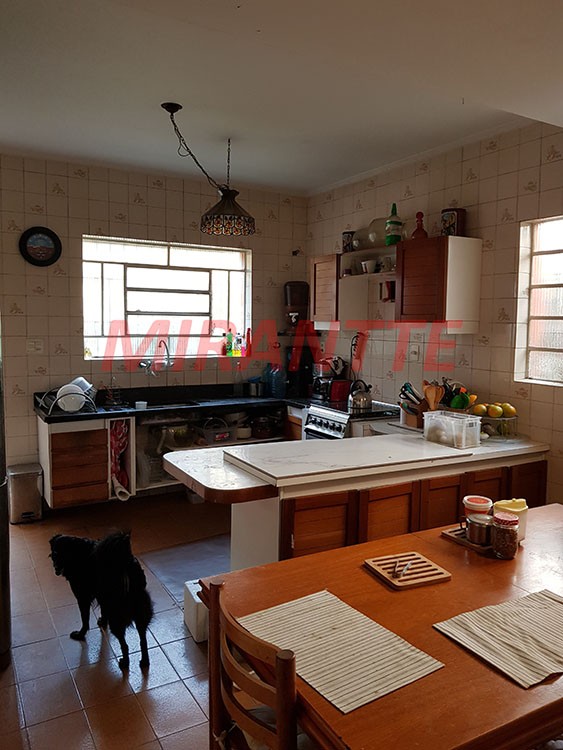 Sobrado de 168m² com 3 quartos em Água Fria