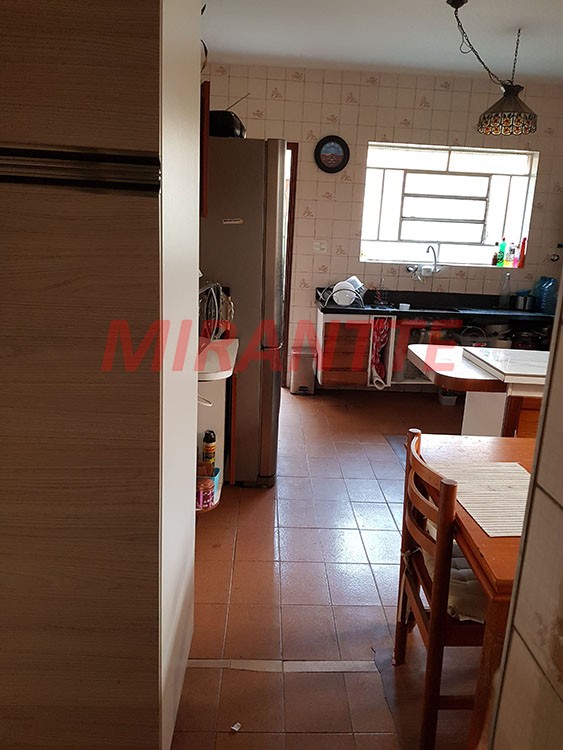 Sobrado de 168m² com 3 quartos em Água Fria