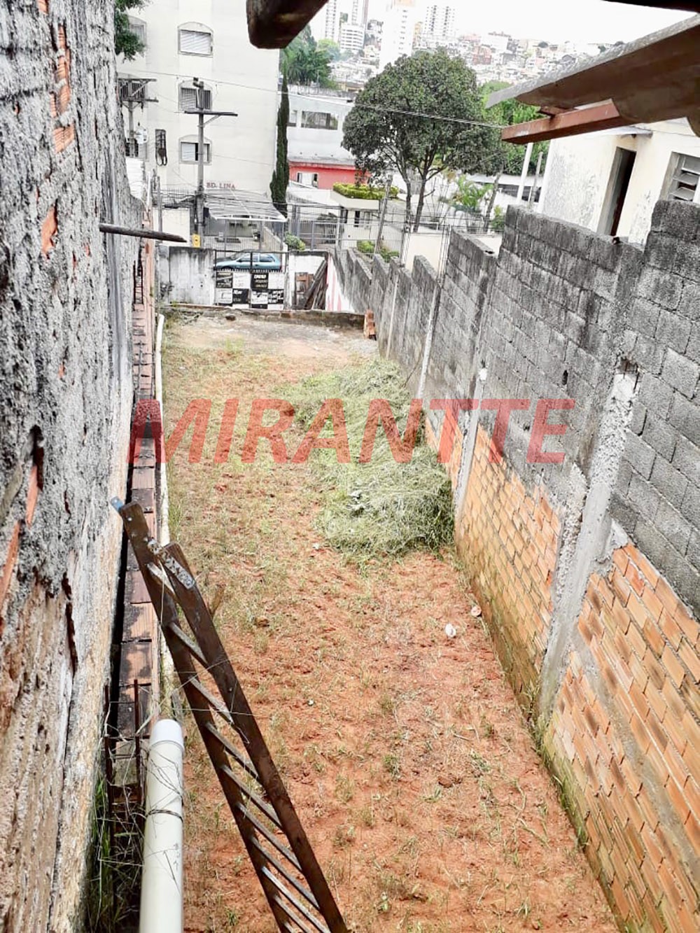 Terreno de 180m² em Imirim