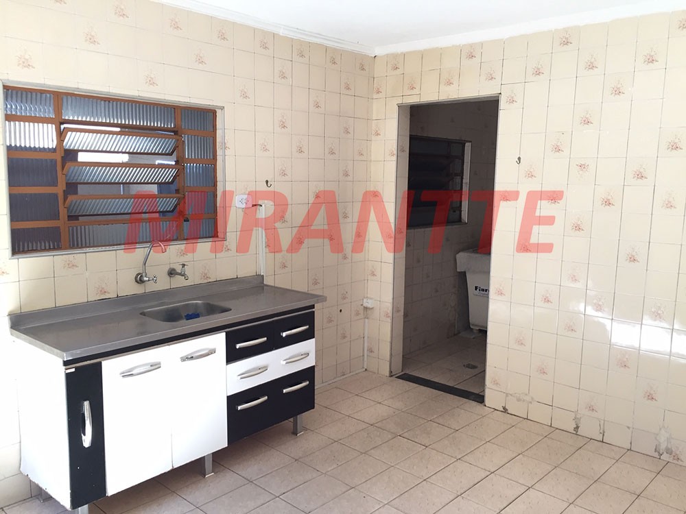 Casa terrea de 150m² com 2 quartos em Vila Galvão