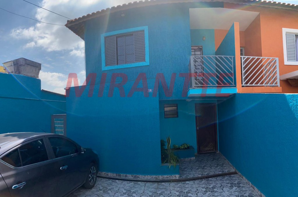 Sobrado com 3 quartos em Jardim Santa Mena