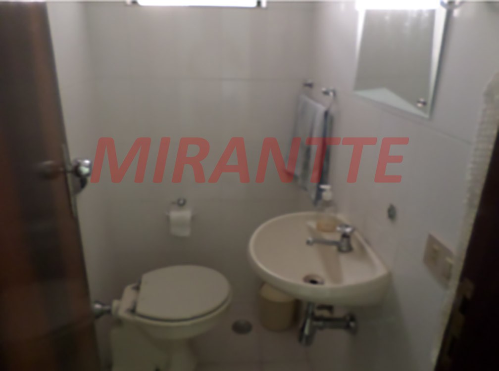Sobrado com 3 quartos em Jardim Santa Mena