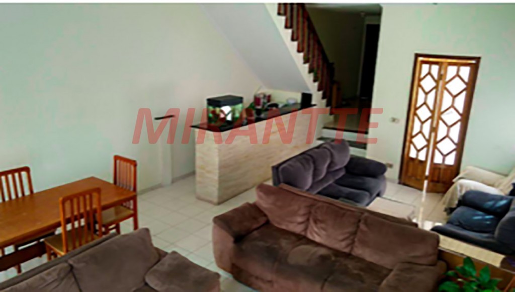 Sobrado com 3 quartos em Jardim Santa Mena