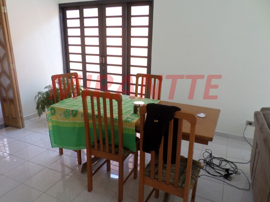 Sobrado com 3 quartos em Jardim Santa Mena