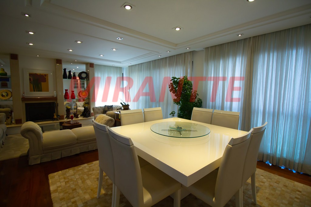 Apartamento de 220m² com 4 quartos em Santana