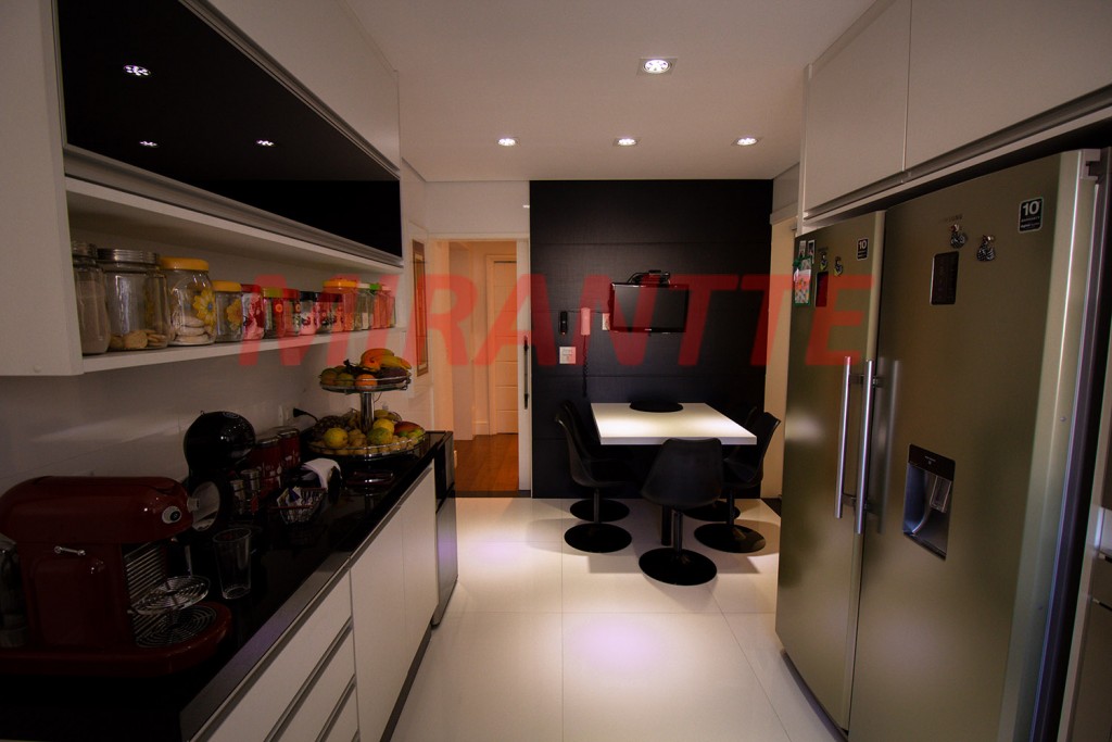 Apartamento de 220m² com 4 quartos em Santana