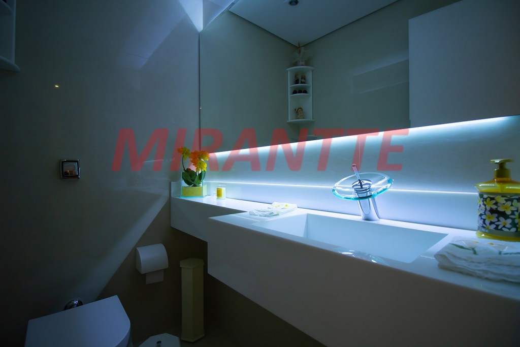 Apartamento de 220m² com 4 quartos em Santana