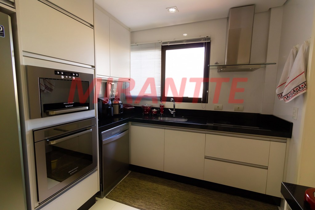 Apartamento de 220m² com 4 quartos em Santana