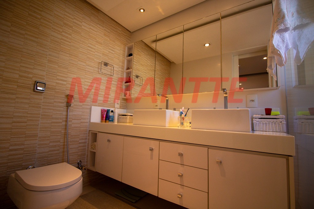 Apartamento de 220m² com 4 quartos em Santana