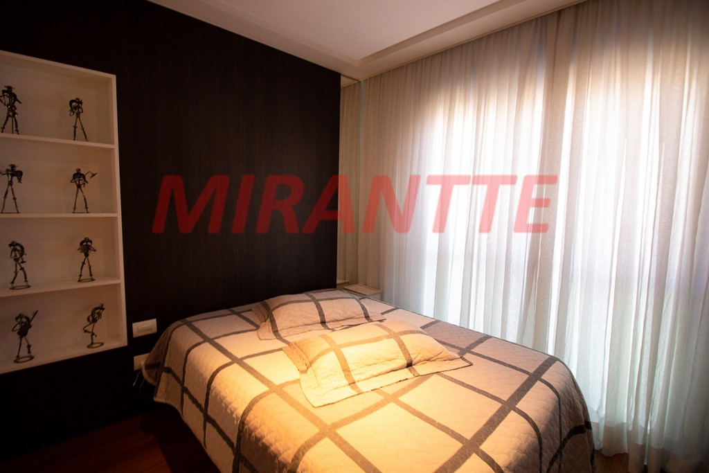 Apartamento de 220m² com 4 quartos em Santana