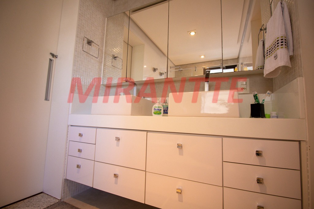 Apartamento de 220m² com 4 quartos em Santana