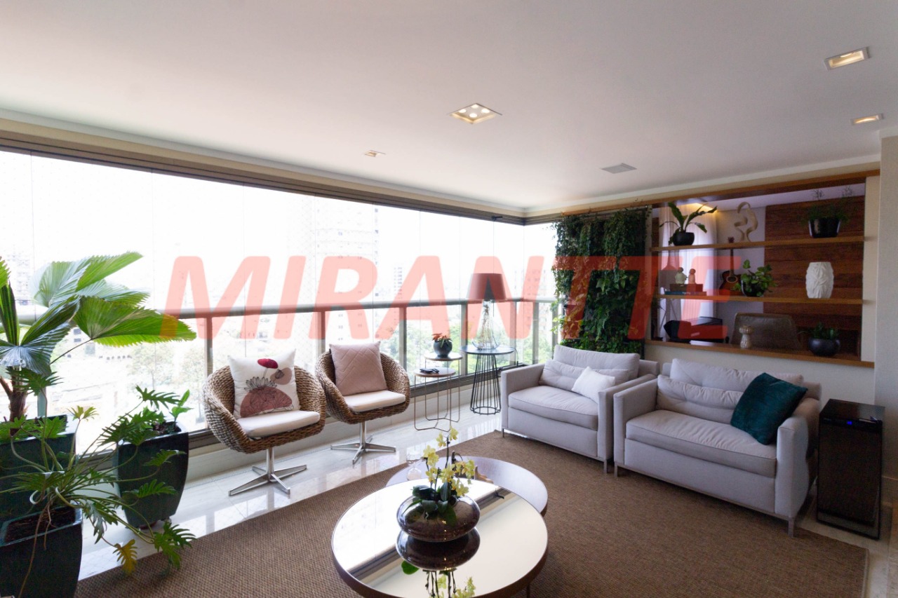Apartamento de 250m² com 3 quartos em Santana