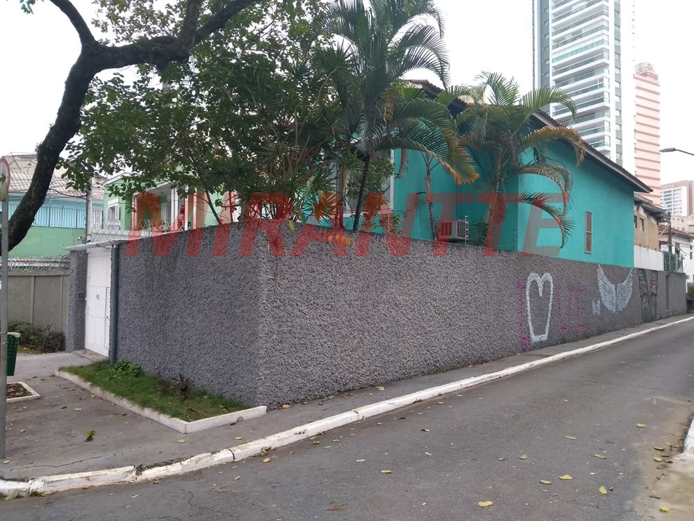 Sobrado de 210m² com 3 quartos em Aclimação
