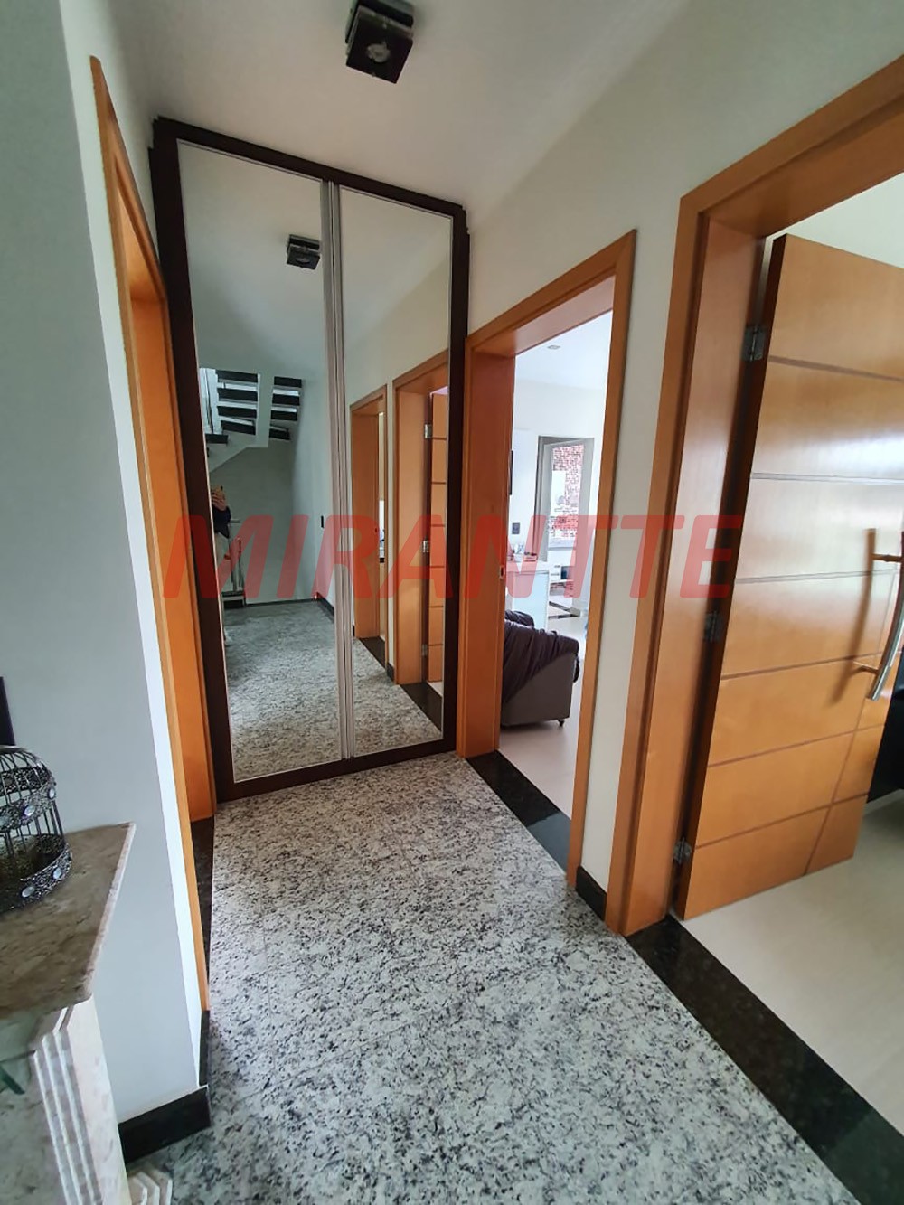 Sobrado de 600m² com 4 quartos em Horto Florestal