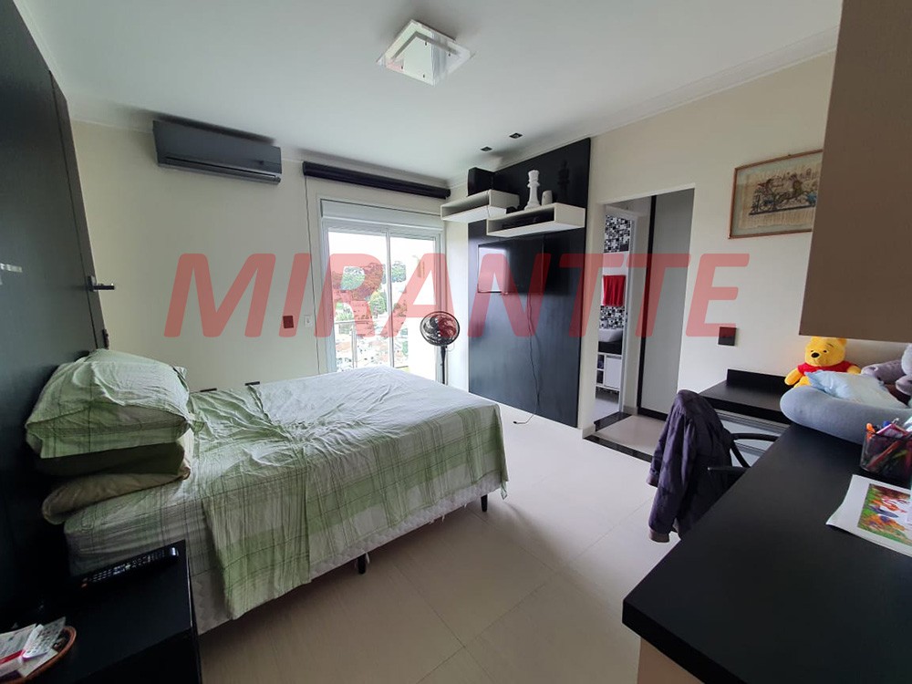 Sobrado de 600m² com 4 quartos em Horto Florestal