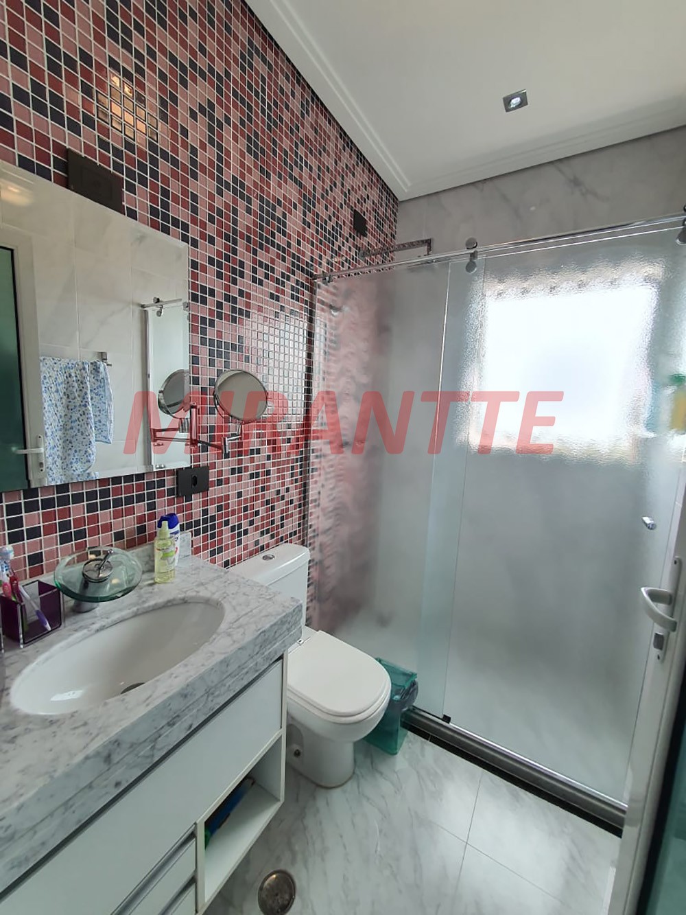 Sobrado de 600m² com 4 quartos em Horto Florestal
