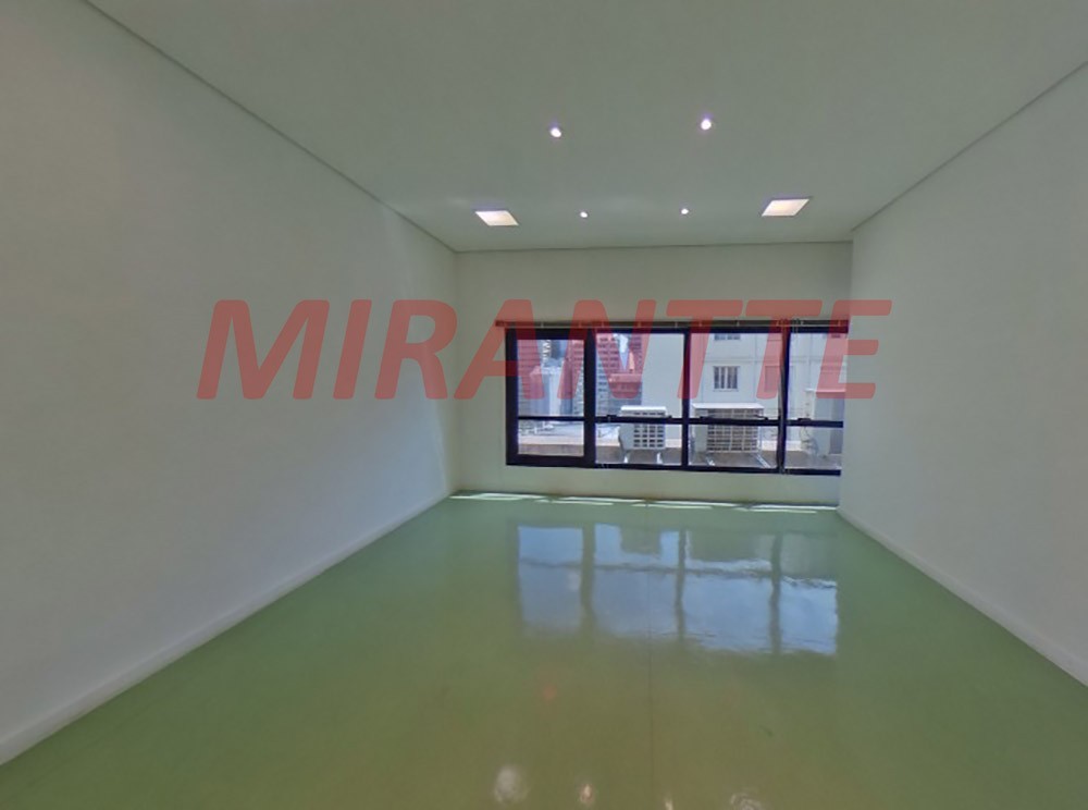 Comercial de 832m² em Bela Vista