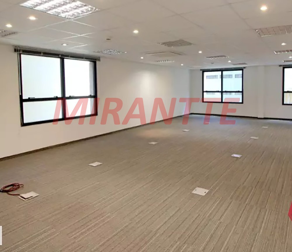 Comercial de 832m² em Bela Vista