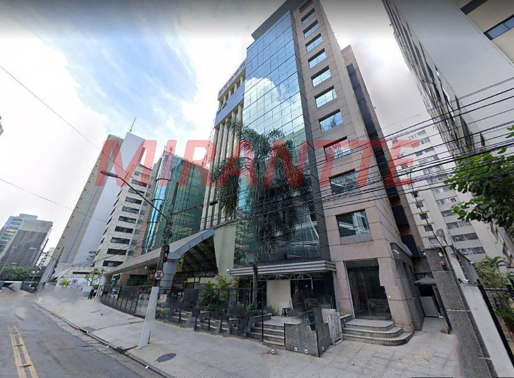 Comercial de 832m² em Bela Vista