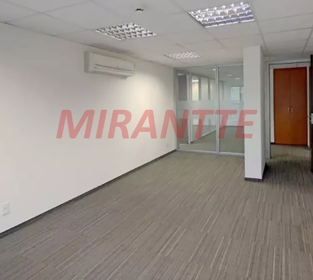 Comercial de 832m² em Bela Vista