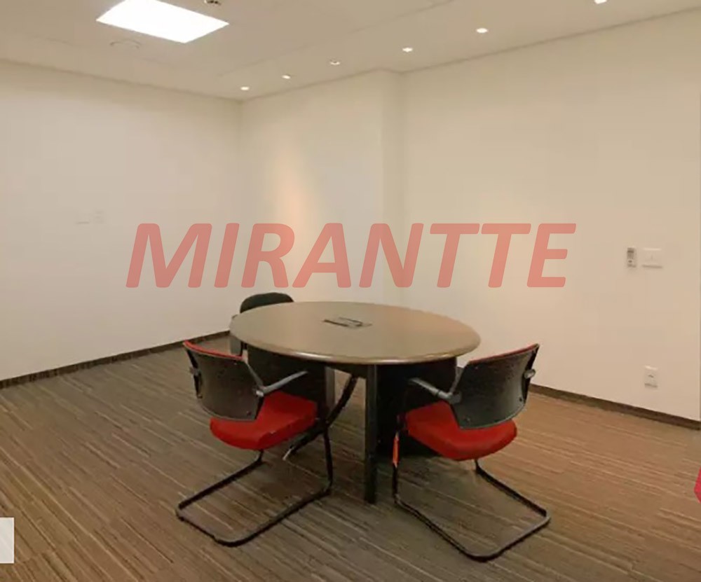 Comercial de 832m² em Bela Vista