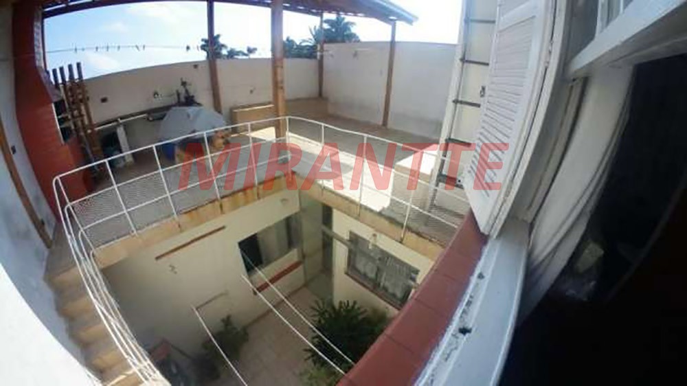 Sobrado de 230m² com 3 quartos em Indianópolis
