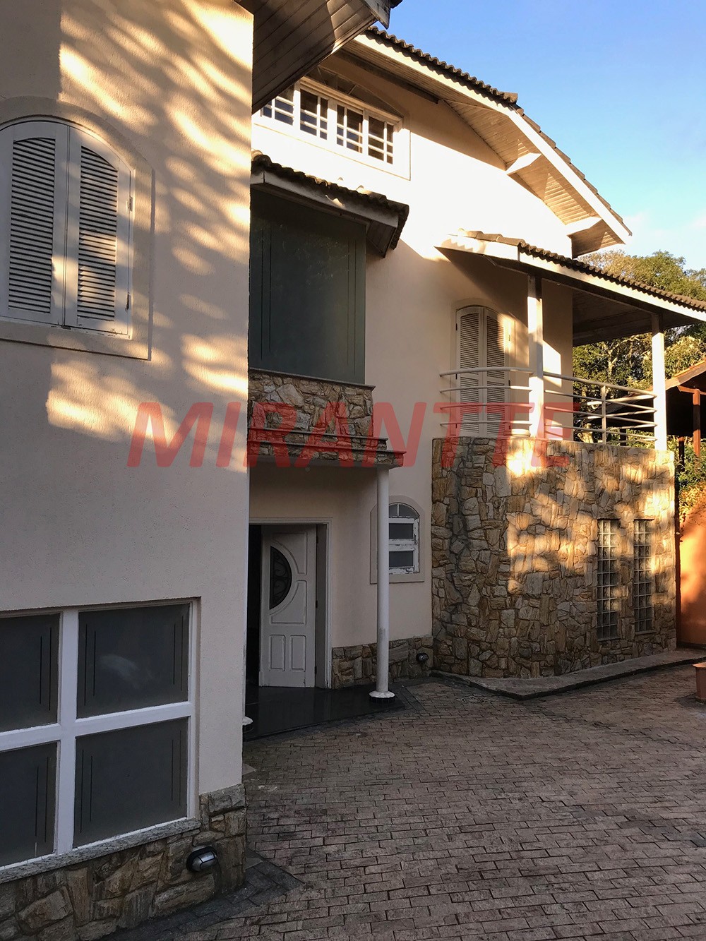 Sobrado de 500m² com 5 quartos em Serra da Cantareira