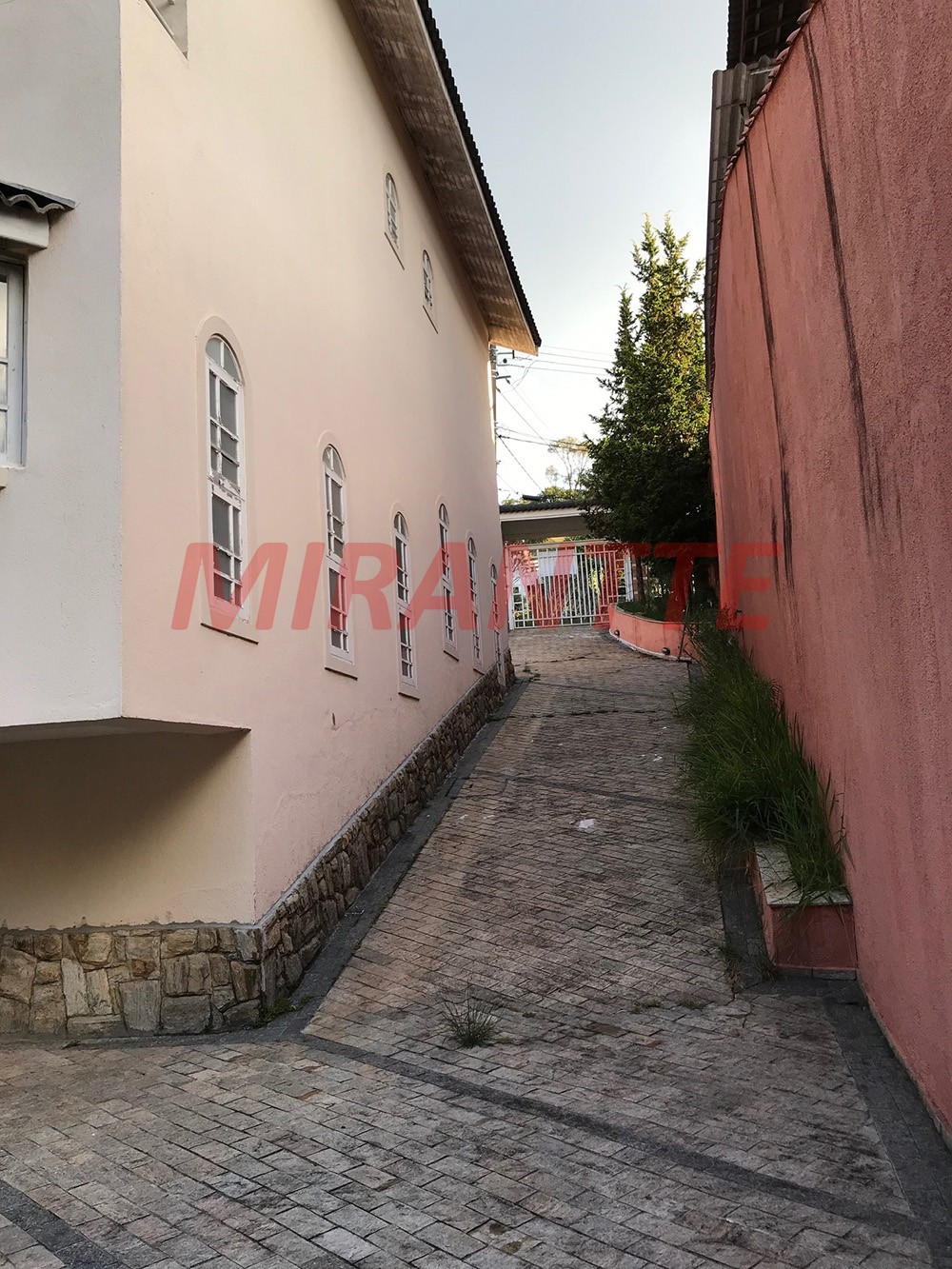 Sobrado de 500m² com 5 quartos em Serra da Cantareira