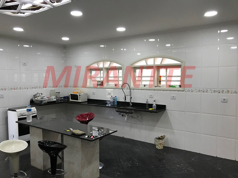 Sobrado de 500m² com 5 quartos em Serra da Cantareira