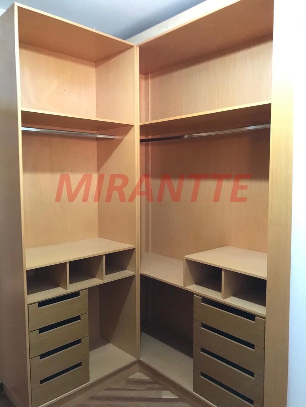 Sobrado de 500m² com 5 quartos em Serra da Cantareira