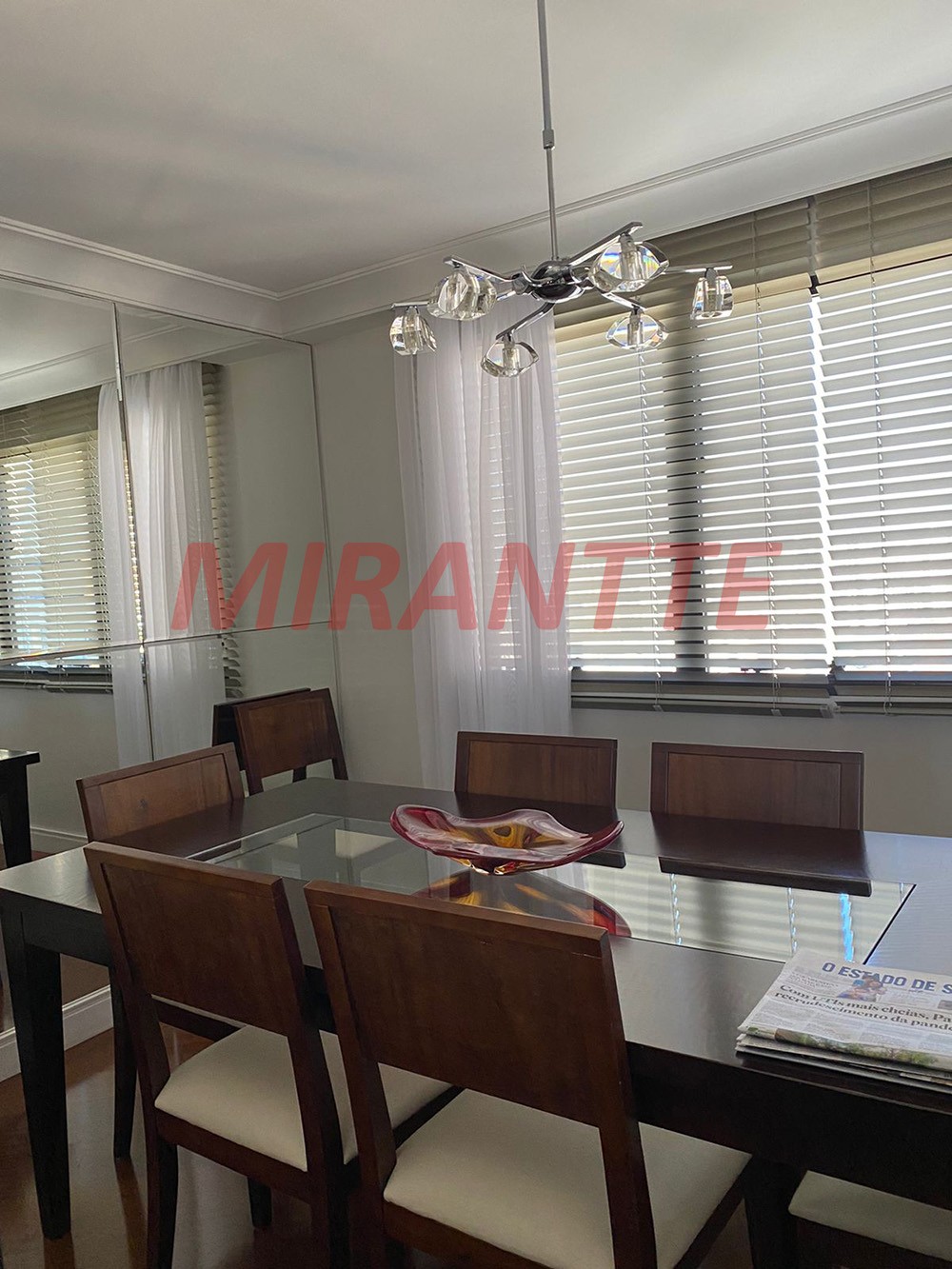 Apartamento de 2.1m² com 4 quartos em Água Fria