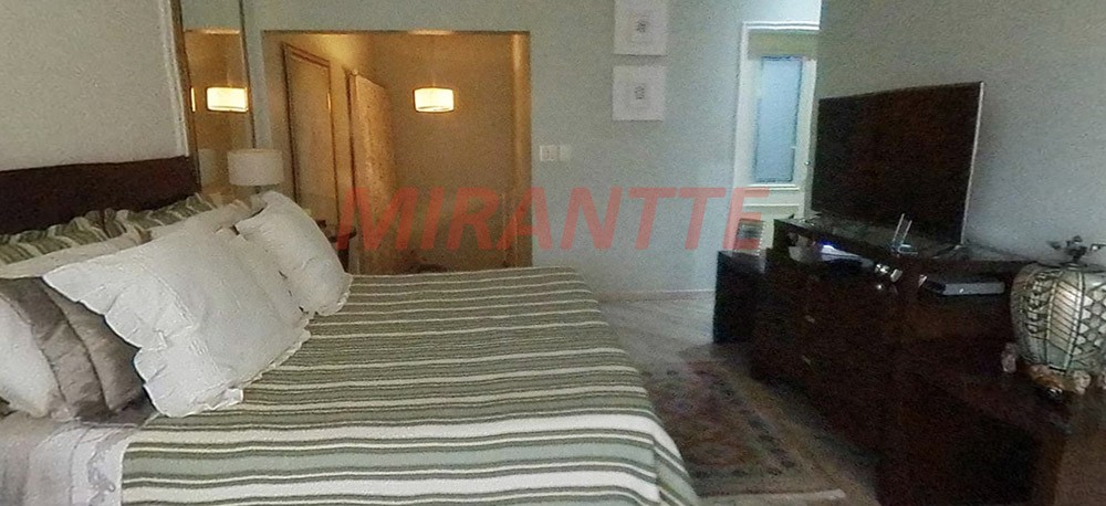 Sobrado de 580m² com 5 quartos em Jardim São Bento