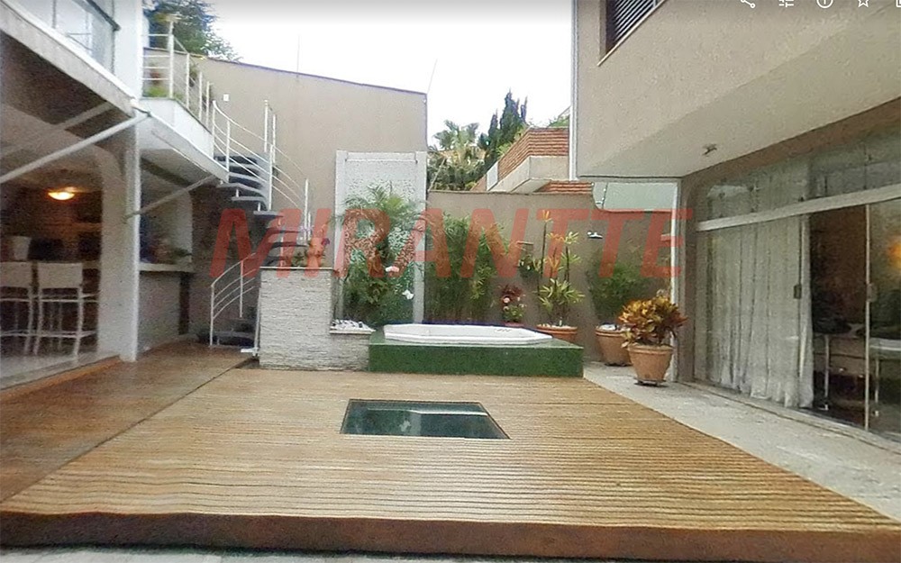 Sobrado de 580m² com 5 quartos em Jardim São Bento