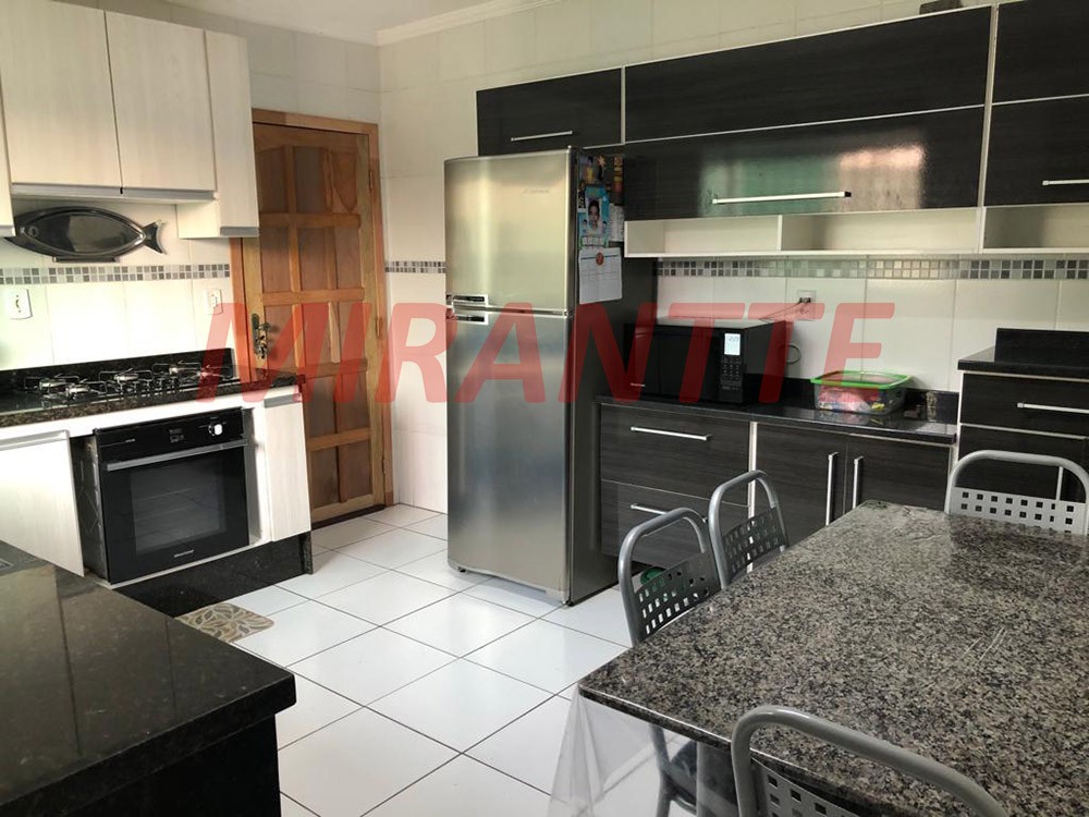 Sobrado com 3 quartos em Itaquera