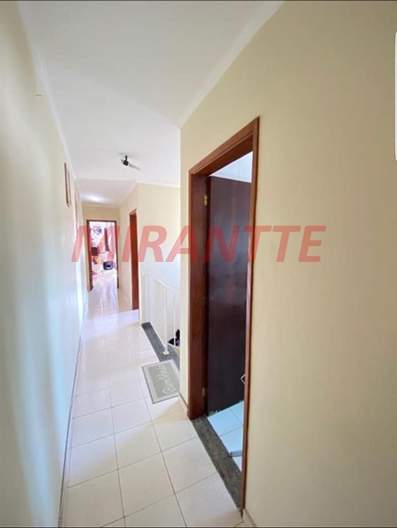 Sobrado de 210m² com 3 quartos em Vila Mazzei