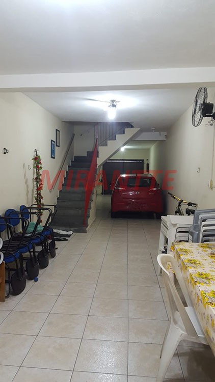 Sobrado de 210m² com 3 quartos em Vila Mazzei