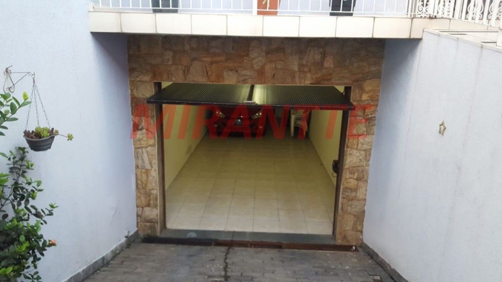 Sobrado de 210m² com 3 quartos em Vila Mazzei