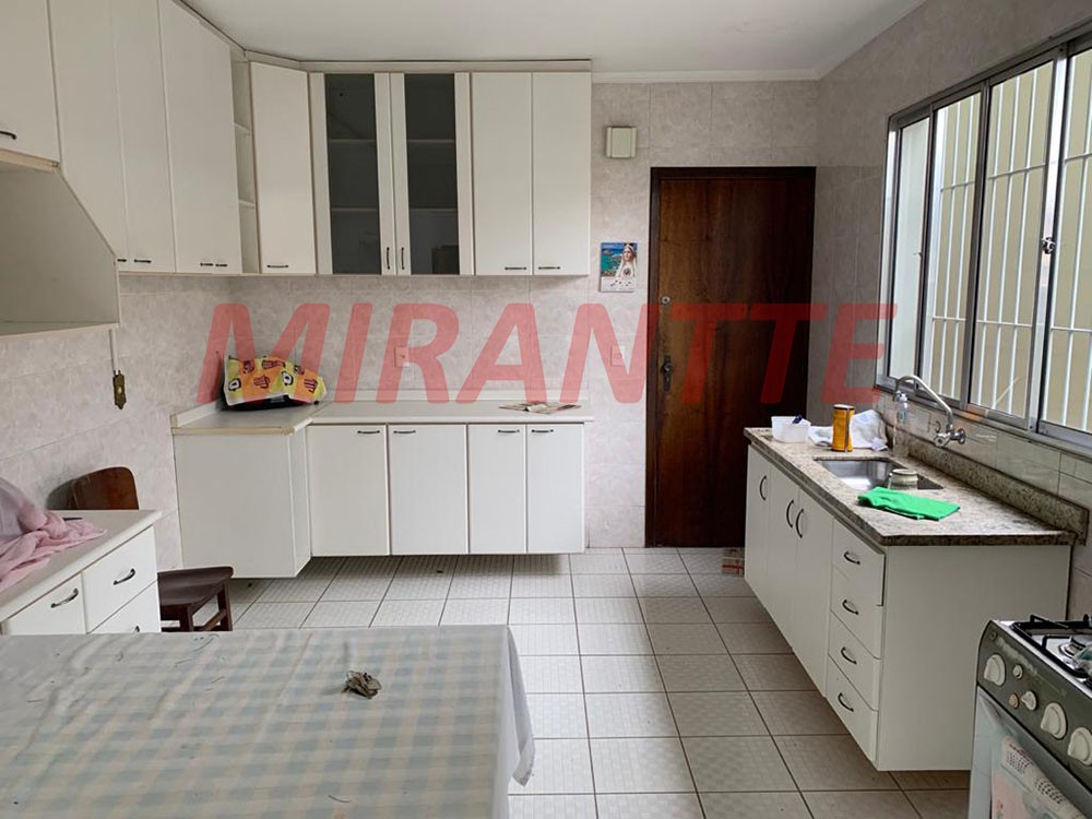 Sobrado de 211m² com 3 quartos em Vila Mazzei