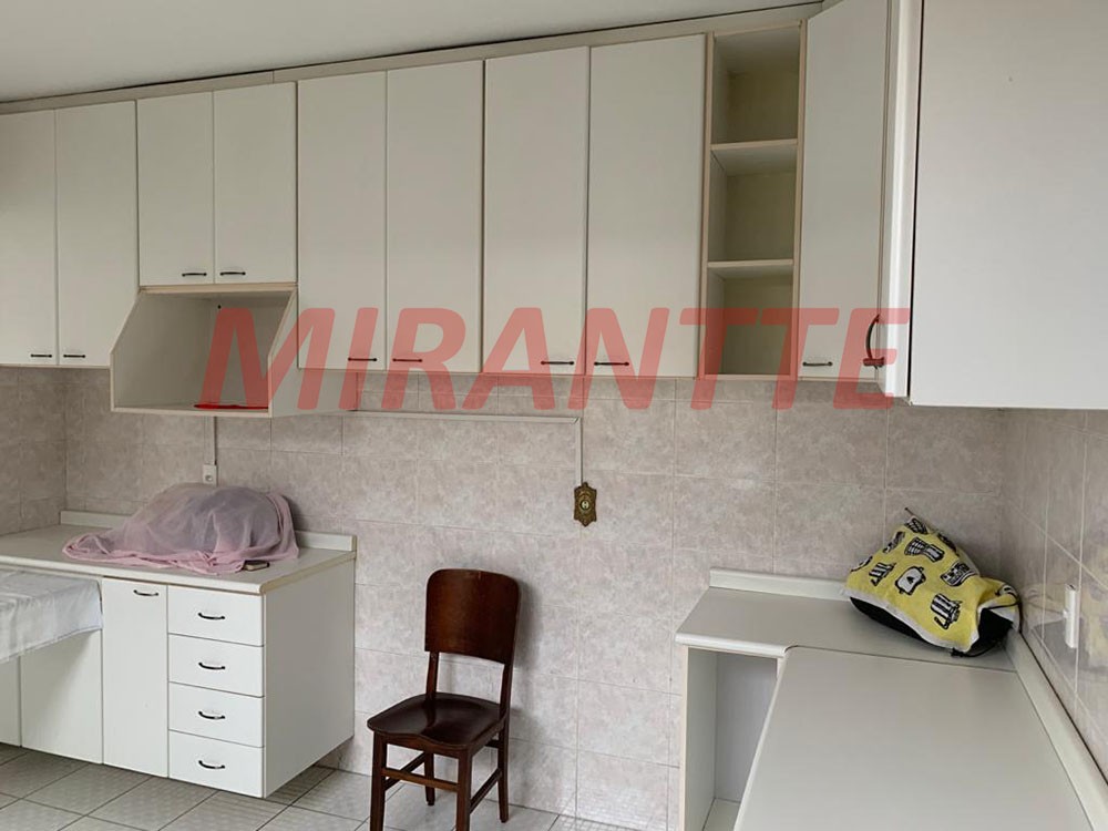 Sobrado de 211m² com 3 quartos em Vila Mazzei