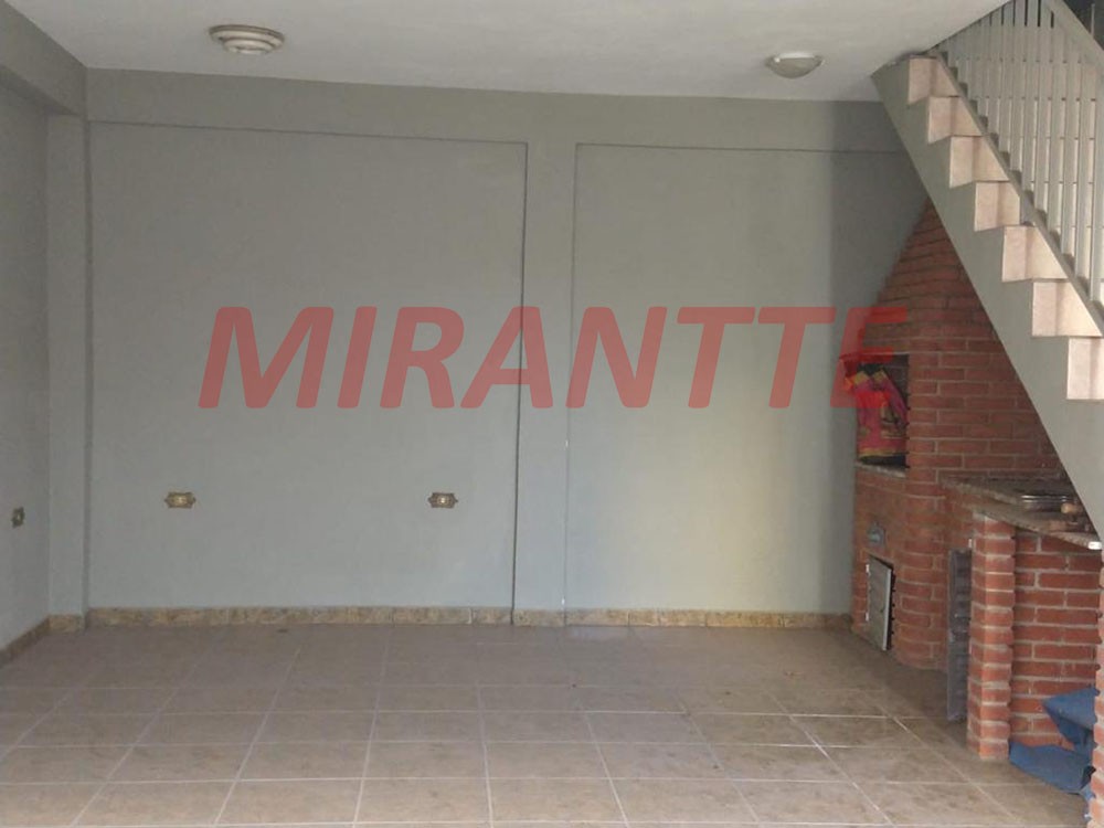Sobrado de 211m² com 3 quartos em Vila Mazzei