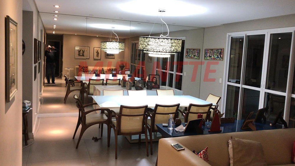 Apartamento de 223m² com 4 quartos em Morumbi